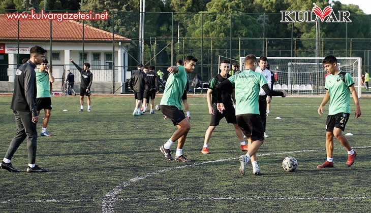 Denizlispor U19 Takımı, ilk yarıda zirveye ortak oldu