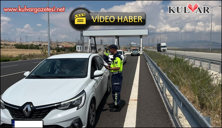 Dinlenme tesisinde unuttuğu arkadaşını almak için ters yönde ilerleyip trafiği tehlikeye attı