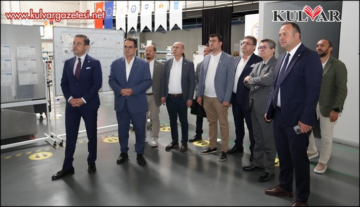 DSO heyeti, Denizli Model Fabrika için İzmir’de önemli temaslarda bulundu