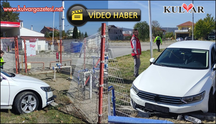 Duvara çarpan ehliyetsiz sürücünün planını güvenlik kamerası bozdu