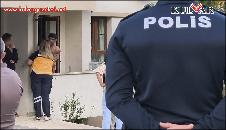 Eşi ve kızını yaralayıp rehin alan adam 6 saat sonra kaçmaya çalışırken yakalandı