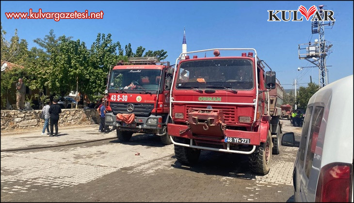 Evini yangından korumak için mücadele ederken kalp krizi geçirdi