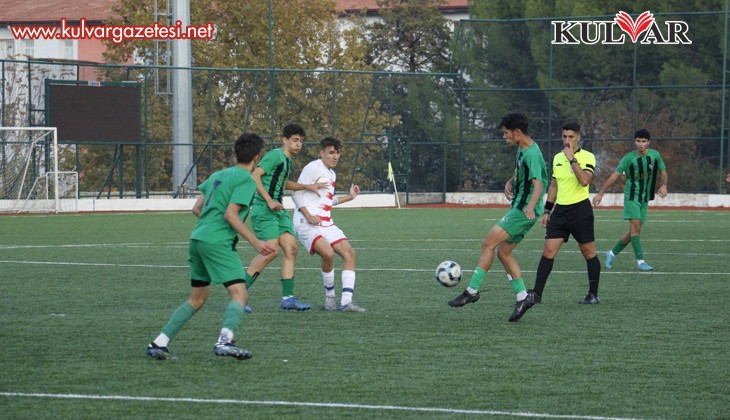 Genç horozlar Pendikspor’u 3 gol ile uğurladı