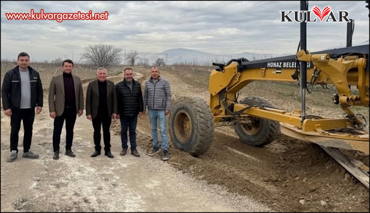 Honaz Belediyesi üreticiler için arazi yollarını bakıma aldı