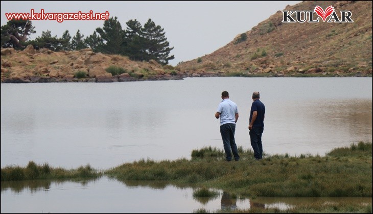 Kartal Gölü eşsiz güzelliğiyle kendine hayran bırakıyor