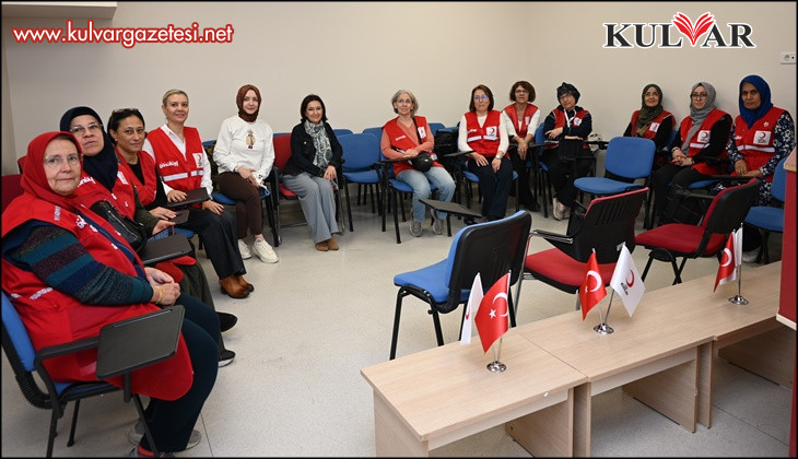 Kızılay Kadın Ekibinden Lösemili Çocuklara Anlamlı Ziyaret