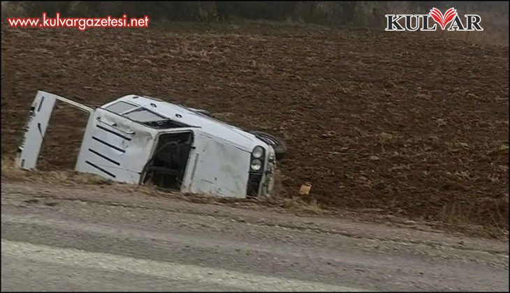 Kontrolden çıkan araç şarampole uçtu