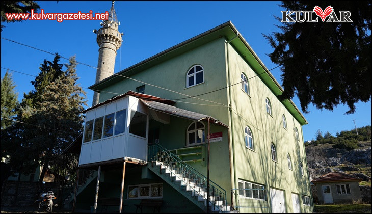 Köyün tek camisinin bir kısmı ve avlusu icradan satılığa çıkarıldı
