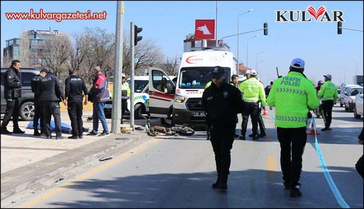Motosikletiyle yaya geçidinden geçmek isten adam hayatını kaybetti