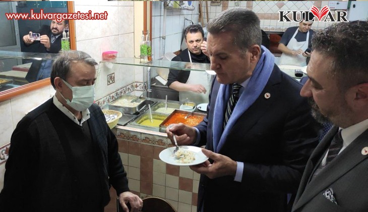Mustafa Sarıgül esnaf lokantasında pilav yedi