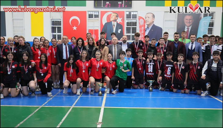 Okul sporları hentbol gençler müsabakaları sona erdi