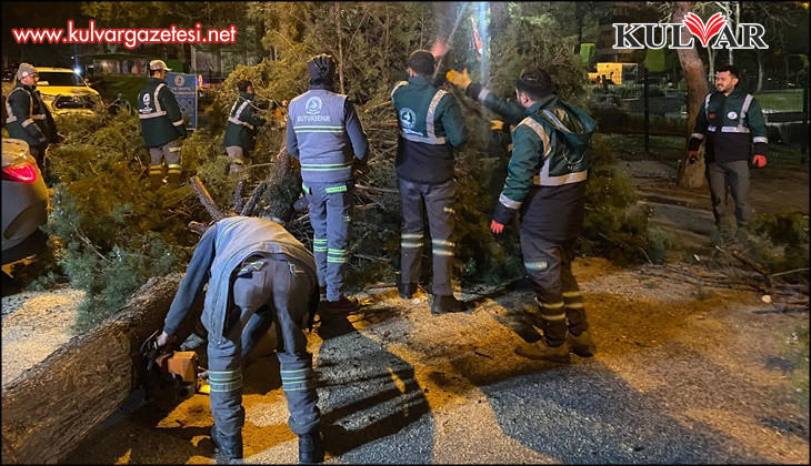 PAMUKKALE BELEDİYESİ’NDEN FIRTINA NÖBETİ