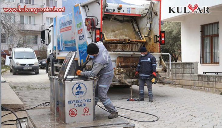 Pamukkale’de temizlik çalışmaları devam ediyor