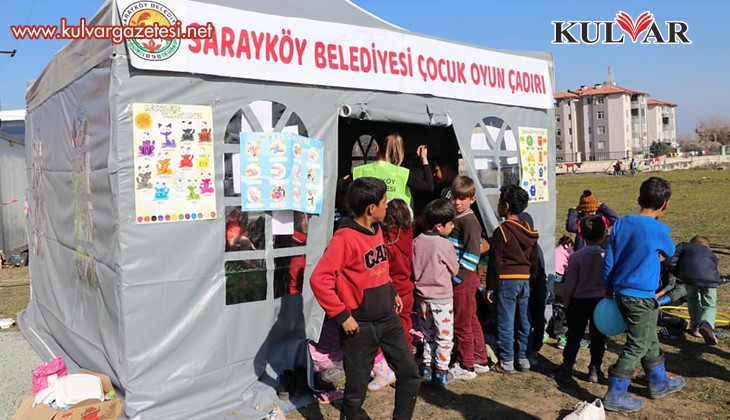 Sarayköy Belediyesi, çadır kente oyun çadırı kurdu