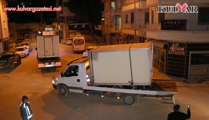 Sarayköy’den 6 konteryner ev, 6 yardım tırı gönderildi