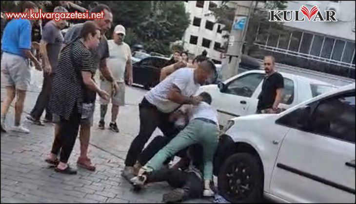 Sokak ortasında yaşanan bıçaklı kavgada dehşet anları