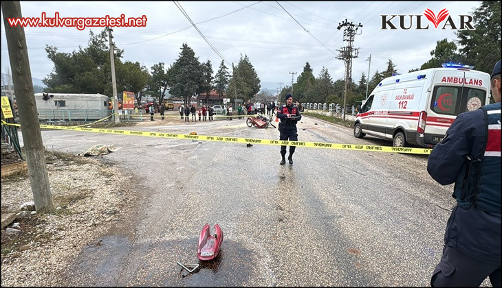 Süt toplama aracının çarptığı sepetli motosikletteki kadın öldü, kocası ağır yaralandı