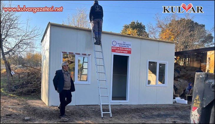 Tavas Belediyesinden yangında evleri kül olan aileye konteyner ev desteği