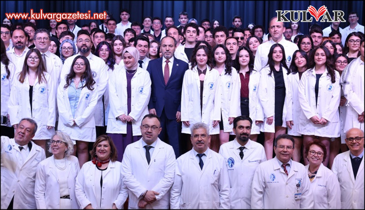 Tıp Fakültesi Öğrencileri Beyaz Önlüklerini Rektör Güngör’ün Takdimi ile Giydi