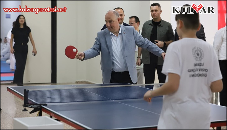 Vali Coşkun minik sporcuların heyecanına ortak oldu