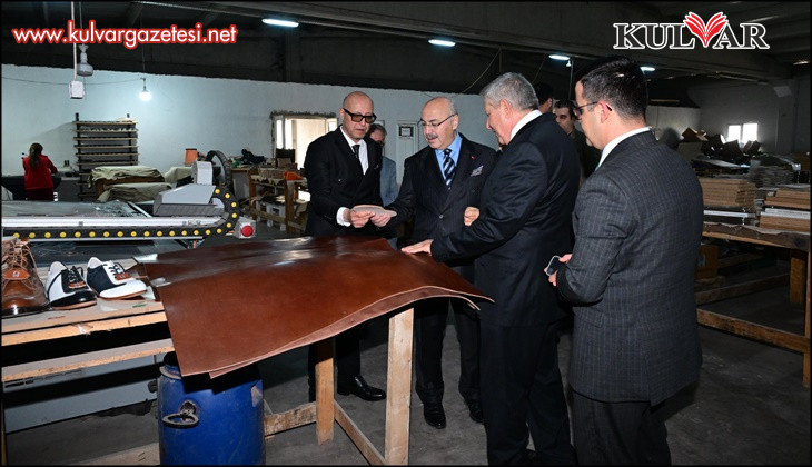 Vali Köşger deri fabrikalarındaki üretim zincirini inceledi