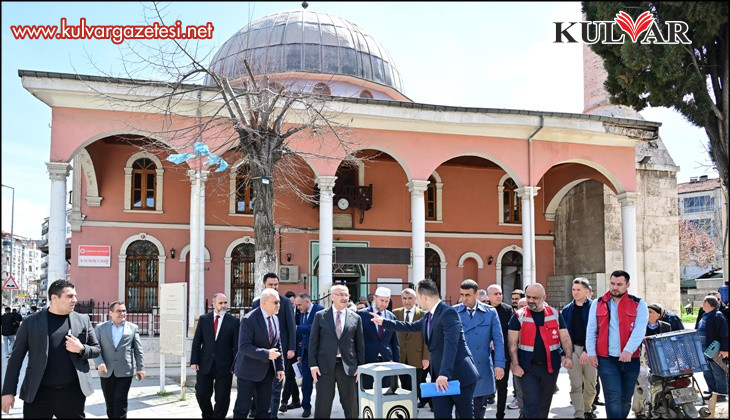 Vali Köşger, Kayalık Camisinde incelemelerde bulundu