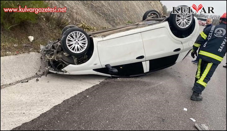 Yağış sonrası kayganlaşan yolda savrulan araç takla attı