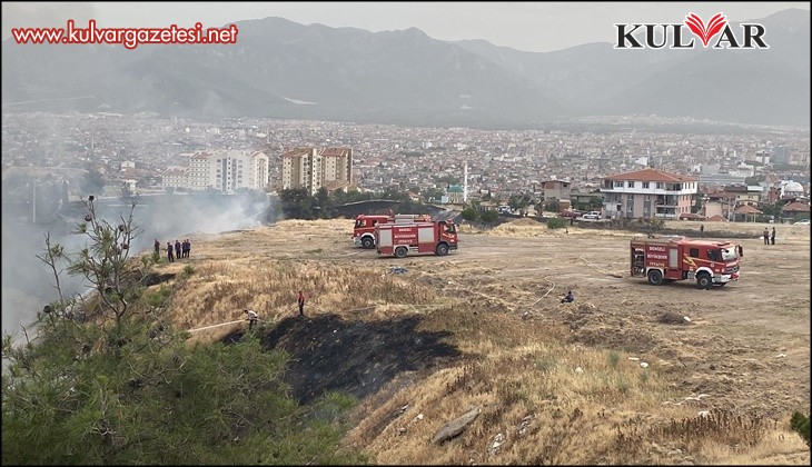 Yangının ilerlediği yerleşim alanlarında endişeli bekleyiş sürüyor
