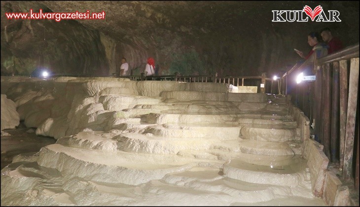 Yerin altındaki Pamukkale 'Kaklık Mağarası' bayram tatilinde 6 bin ziyaretçiyi ağırladı