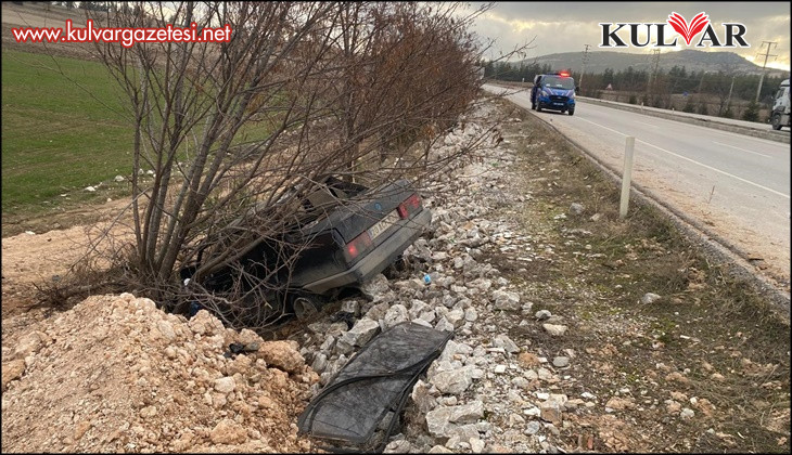 Yoldan çıkan otomobil şarampole uçtu